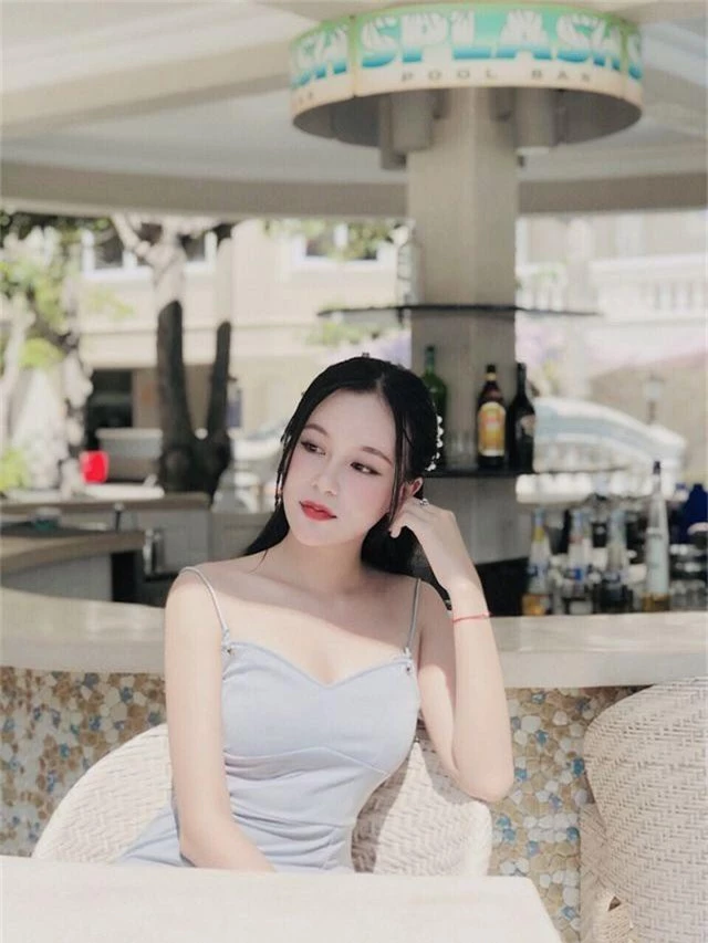 Hot girl ĐH Thương Mại: “Sao phải sống cuộc đời của kẻ khác khi vẫn phải chết riêng mình” - 2