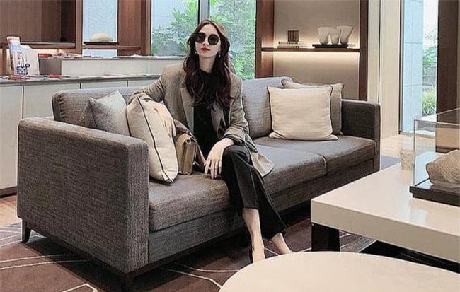 Sự thật sau bức ảnh tự sướng sang chảnh của Hoa hậu Đặng Thu Thảo