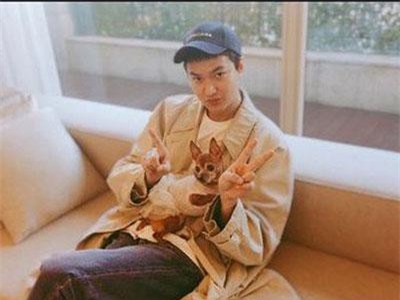 Việc đầu tiên làm sau khi xuất ngũ của Lee Min Ho lại là ôm chặt không rời "nhân vật" đặc biệt này