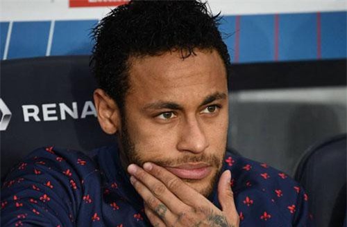 Nổi khùng vì thua M.U, Neymar trả giá cực đắt