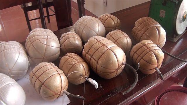 Quảng Bình: Hàng chục kg mìn, thuốc nổ, dây cháy... trên tàu khai thác hải sản