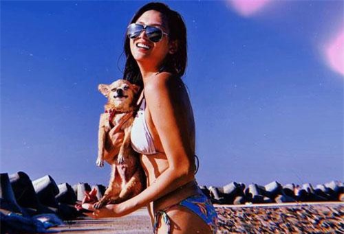 Võ Hoàng Yến sắp công khai bạn trai khi liên tục nắm tay người đàn ông đi du lịch?