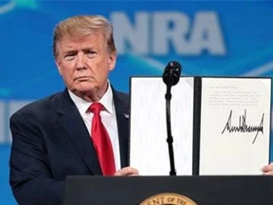 Ông Trump tuyên bố rút Mỹ khỏi Hiệp ước buôn bán vũ khí quốc tế