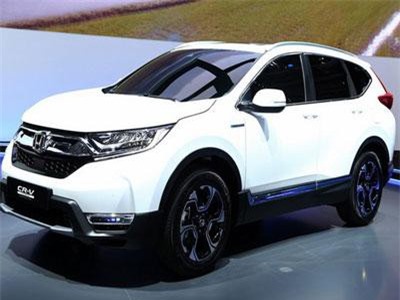 Những mẫu xe ô tô nào tiết kiệm xăng, giá "mềm"?