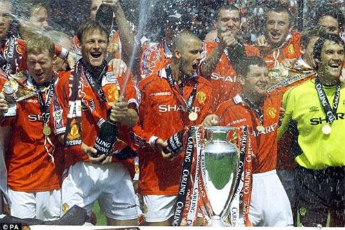 Với 91 điểm, M.U thống trị Premier League nhưng Liverpool thì không