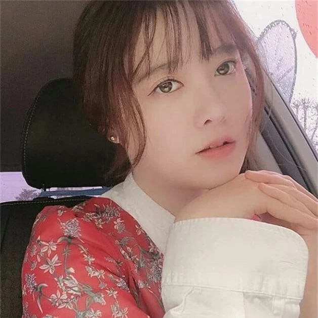 Dính tin đồn trục trặc vì xóa hết ảnh chồng, Goo Hye Sun bỗng gây chú ý vì lộ bụng to và liên tục lấy tay che chắn - Ảnh 8.