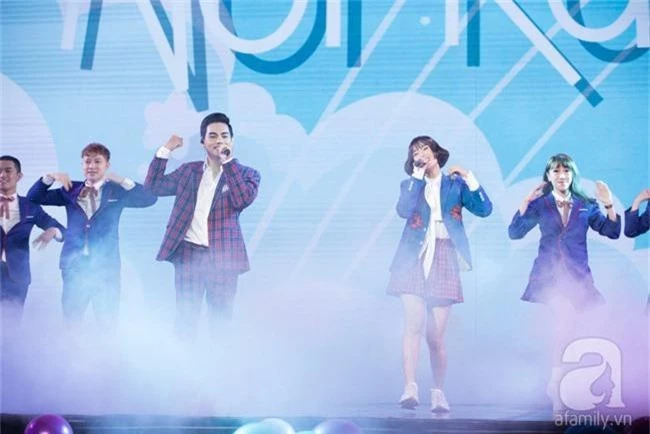 Khán giả Việt thích thú với sân khấu vô cùng nóng bỏng và gợi cảm của nhóm Red Velvet - Ảnh 6.