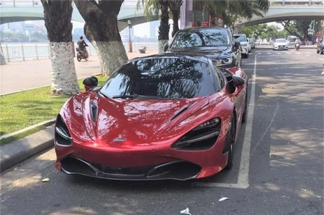 Soi siêu xe McLaren 720S 20 tỷ đồng, màu đỏ độc nhất Việt Nam - Ảnh 1.