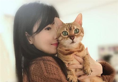 "Ngọc nữ" Châu Huệ Mẫn gây tranh cãi với tuyên bố: Thà nuôi 20 con mèo còn hơn sinh con