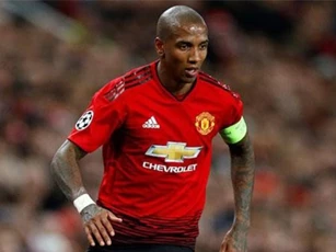 Ashley Young tiết lộ điều không ai tin về nội bộ M.U