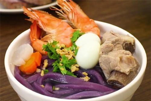 'Ngây ngất' trước hương vị ngon tuyệt của món bánh canh khoai lang tím