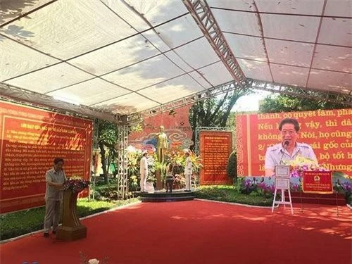 Ông Nguyễn Đoàn Thăng - Tổng Giám đốc Công ty Cổ phần Bóng đèn phích nước Rạng Đông phát biểu tại buổi lễ. (Ảnh: DNVN)