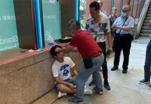 Tiết lộ cái kết của "Avengers: Endgame", một khán giả bị đánh "nhừ tử"