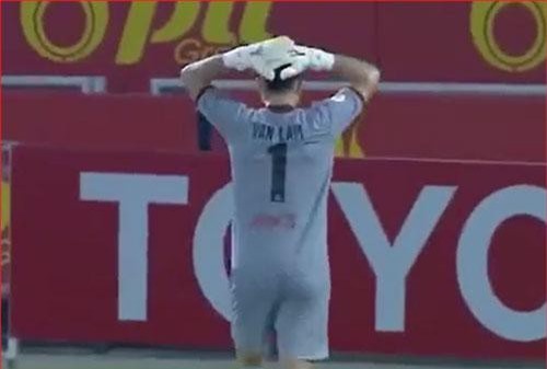CLIP: Đặng Văn Lâm thi đấu suất sắc Muangthong United vẫn không thắng
