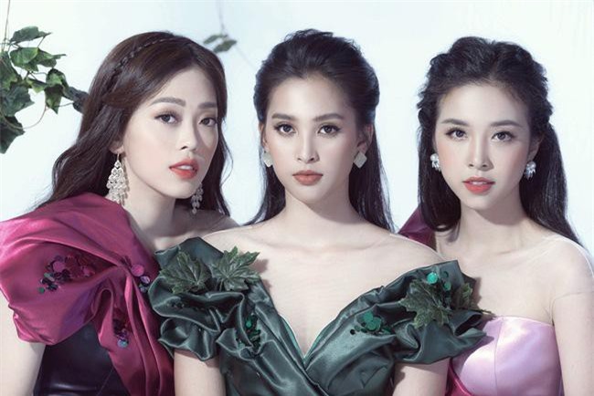 Top 3 Hoa hậu Việt Nam 2018 hóa thành "nữ thần nho" trong bộ ảnh mới