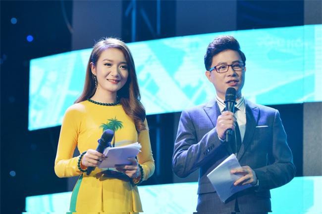 MC Trịnh Vân Anh khoe nét đẹp dịu dàng