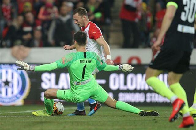 HLV Park Hang Seo dự kiến gặp riêng thủ thành Việt kiều Filip Nguyễn