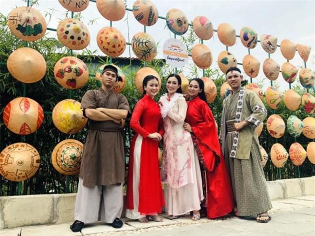 “Con Rồng cháu Tiên” chào đón du khách tại Công viên Văn hóa Hội An