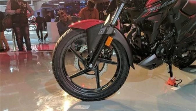 Honda X-Blade moi sap ra mat, quyet dau Suzuki Gixxer 155-Hinh-7