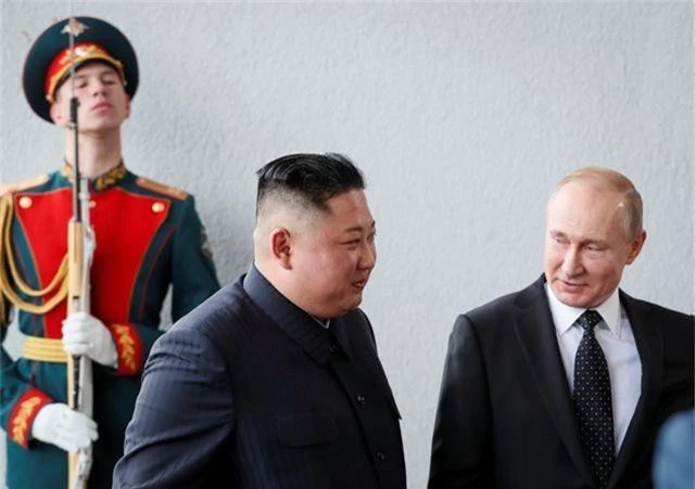 Khi Putin-Kim thắt chặt tình thân, Trump có thể bị gạt ra ngoài lề - 1