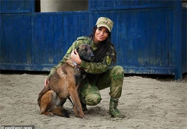 Nhan sắc bà mẹ 1 con được chọn là nữ vệ binh đẹp nhất nước Nga - 11