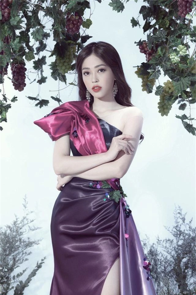 Top 3 Hoa hậu Việt Nam 2018 hóa thành nữ thần nho trong bộ ảnh mới - Ảnh 3.