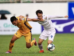 HA Gia Lai chia điểm với Thanh Hoá trong "cơn mưa bàn thắng"