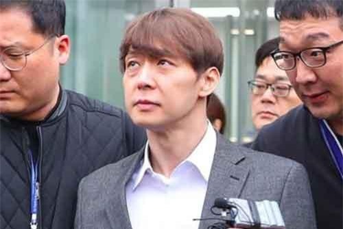 Park Yoochun đối mặt án tù hơn 7 năm