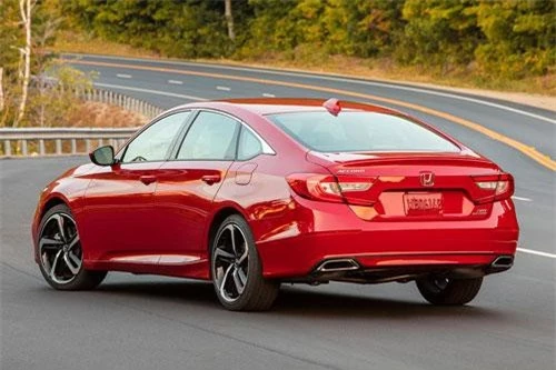 3. Honda Accord 2019 (giá khởi điểm: 23.720 USD).