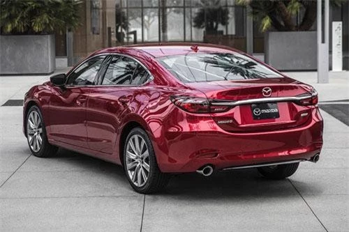 7. Mazda 6 2019 (giá khởi điểm: 23.800 USD). 