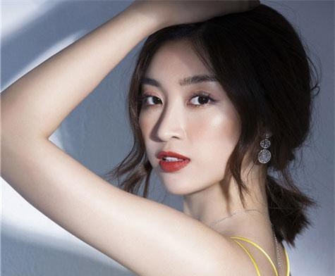 CHUYỆN SHOWBIZ (29/4): Đỗ Mỹ Linh khoe vòng 3 quyến rũ, Tăng Thanh Hà liên tục khoe ảnh 2 con nhỏ khi đi du lịch