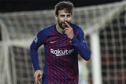 Trung vệ: Gerard Pique (Barcelona).