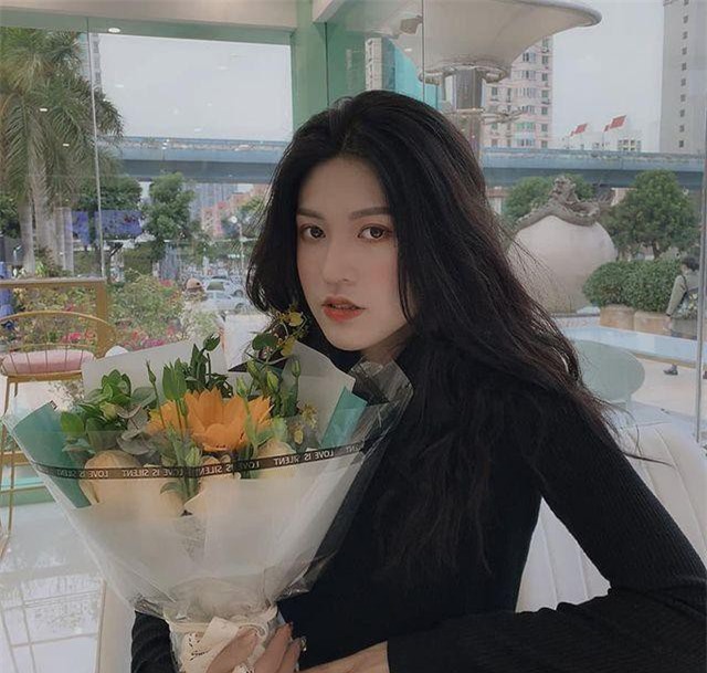 Nữ du học sinh Việt được dân mạng ví như "đẹp như tranh vẽ"