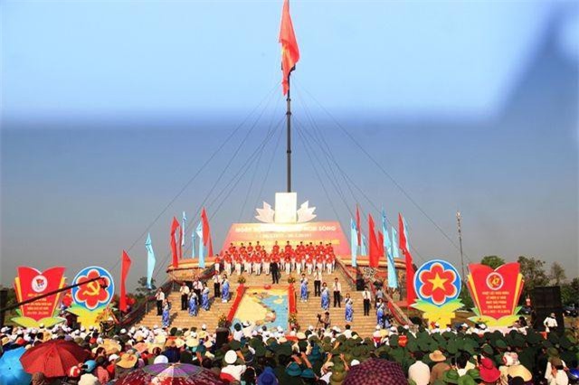 Long trọng Lễ hội Thống nhất non sông, Lễ thượng cờ ở Vĩ tuyến 17