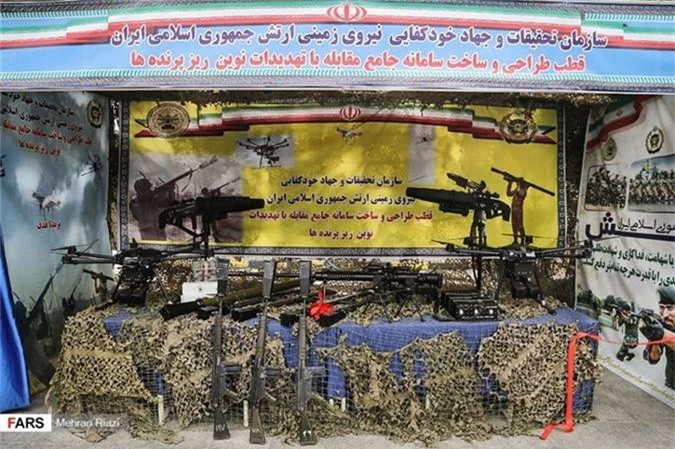Chóng mặt, nhức mắt với dàn vũ khí tự chế của Iran - Hình 2 Chong mat, nhuc mat voi dan vu khi tu che cua Iran-Hinh-2