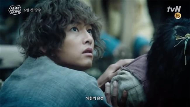 Song Joong Ki lép vế hoàn toàn trước thần thái đỉnh cao của Jang Dong Gun trong trailer phim mới - Ảnh 3.