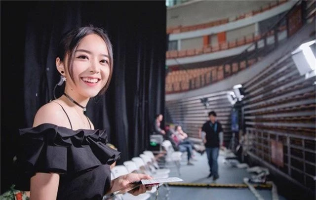 LMHT: Vẻ đẹp tựa thiên thần của Candice - Nữ MC sẽ tới Việt Nam dẫn chương trình cho MSI 2019 - Ảnh 6.