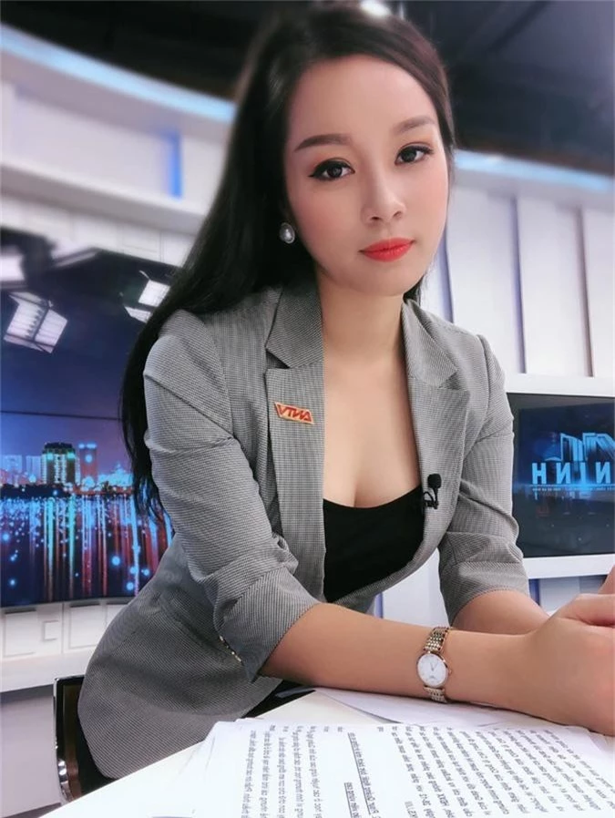 viet trinh va loat sao viet tinh nguyen hien tang hinh anh 4