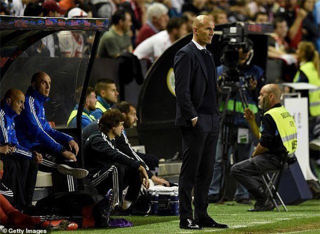 Real Madrid khó giành ngôi á quân, HLV Zidane tính thay nửa đội hình
