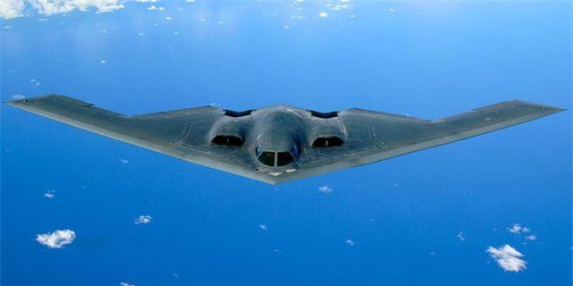 Bên trong máy bay ném bom tàng hình “bóng ma bầu trời” B-2 của Mỹ