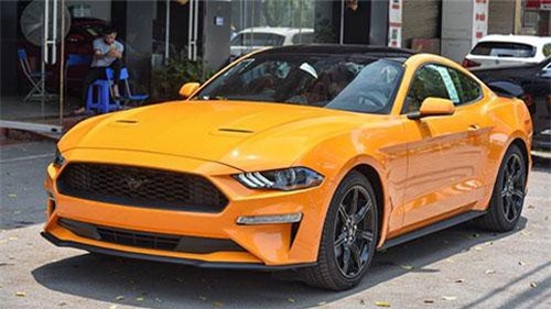Ford Mustang 2018 màu cam đầu tiên về Việt Nam, giá hơn 2,3 tỷ