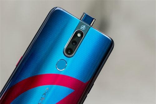 Cận cảnh Oppo F11 Pro Marvel's Avengers giá 8,99 triệu ở Việt Nam