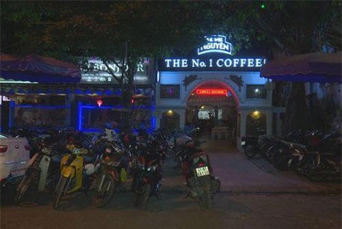 Bắt quả tang 2 ổ đánh bạc tại quán cà phê giữa trung tâm TP. Buôn Ma Thuột