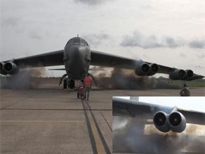 Kinh ngạc cách khởi động nhanh B-52 bằng "thuốc nổ"