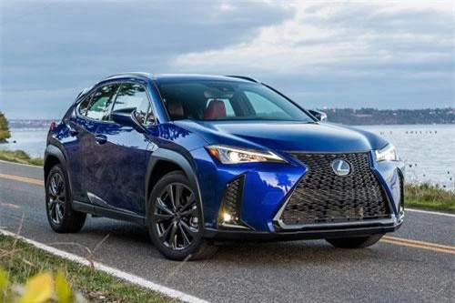 1. Lexus UX 2019 (giá khởi điểm: 32.000 USD).