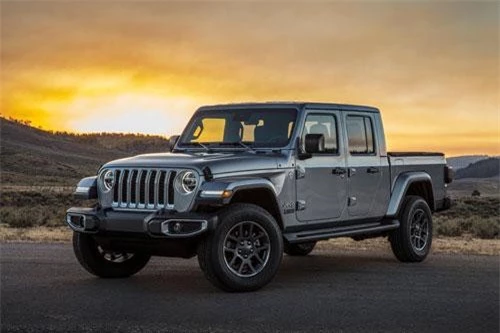 5. Jeep Gladiator 2020 (giá khởi điểm: 33.545 USD).