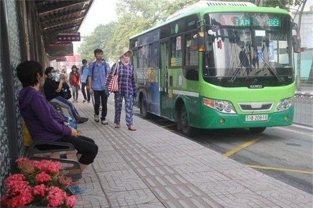 Hôm nay, TPHCM tăng giá vé xe buýt - 1