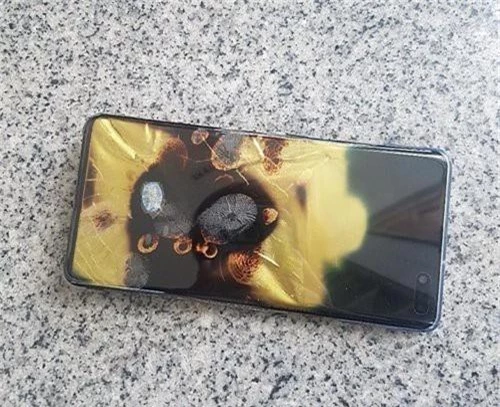 Samsung từ chối trách nhiệm trong vụ Galaxy S10 5G bốc cháy - Ảnh 1.