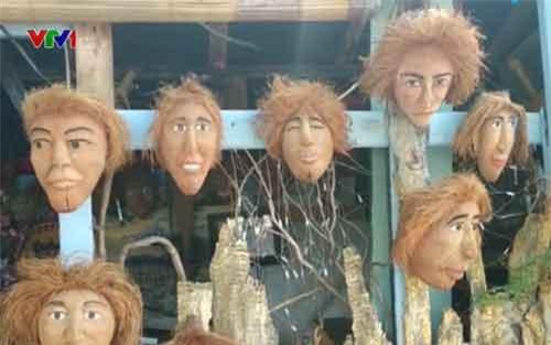 Độc đáo nghệ thuật điêu khắc trên quả dừa khô