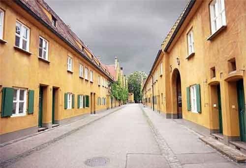 Kỳ lạ khu nhà giữ nguyên giá thuê 1 USD/năm trong suốt 500 năm